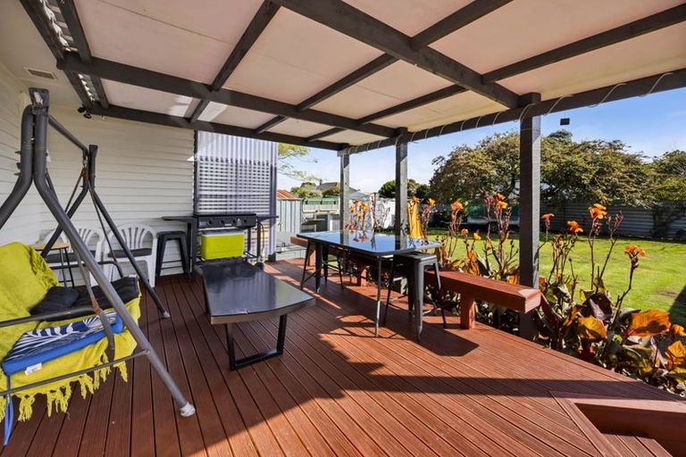 Photo of property in 8 Pacey Avenue, Hawera, 4610