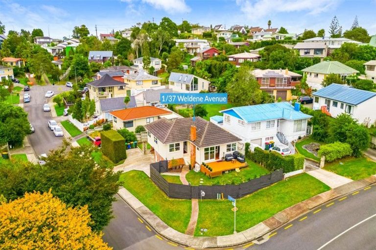 Photo of property in 1/37 Weldene Avenue, Glenfield, Auckland, 0629