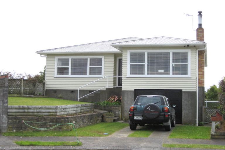 Photo of property in 10 Margaret Place, Merrilands, New Plymouth, 4312