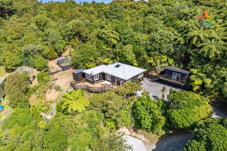 Photo of property in 157 Miromiro Road, Normandale, Lower Hutt, 5010