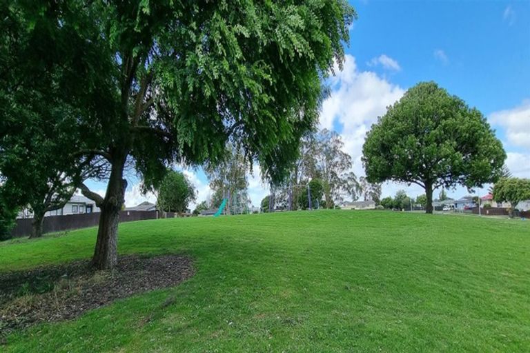 Photo of property in 30 Hyperion Drive, Randwick Park, Auckland, 2105