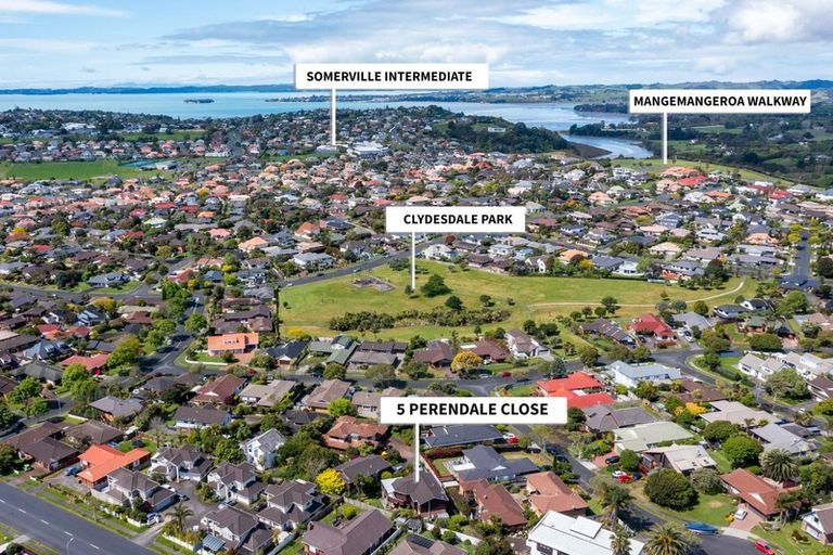 Photo of property in 2/5 Perendale Close, Somerville, Auckland, 2014