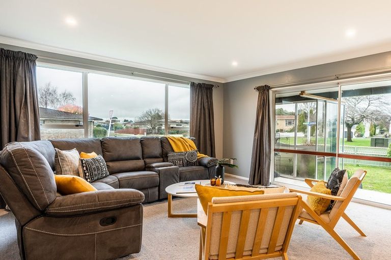 Photo of property in 37 Waterford Drive, Winton, 9720