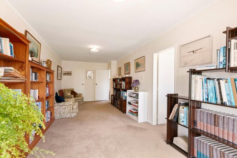 Photo of property in 9 Epping Grove, Karori, Wellington, 6012