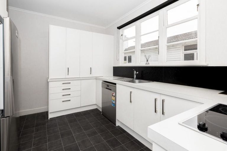 Photo of property in 76a Wood Street, Takaro, Palmerston North, 4410