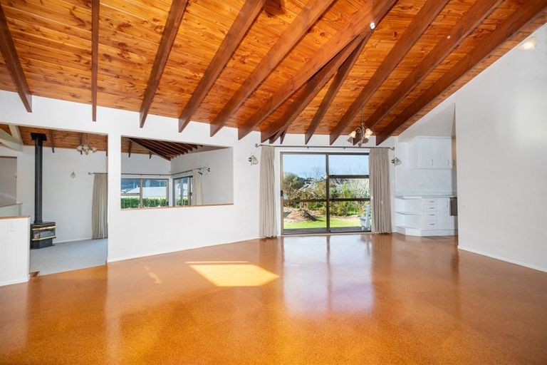 Photo of property in 69 Sunny Crescent, Huapai, Kumeu, 0810