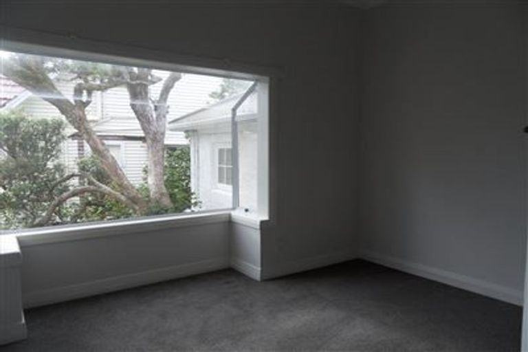 Photo of property in 16 Moana Road, Kelburn, Wellington, 6012