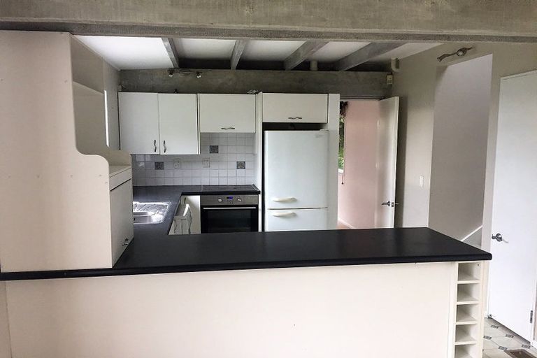 Photo of property in 148 Nicholson Road, Khandallah, Wellington, 6035