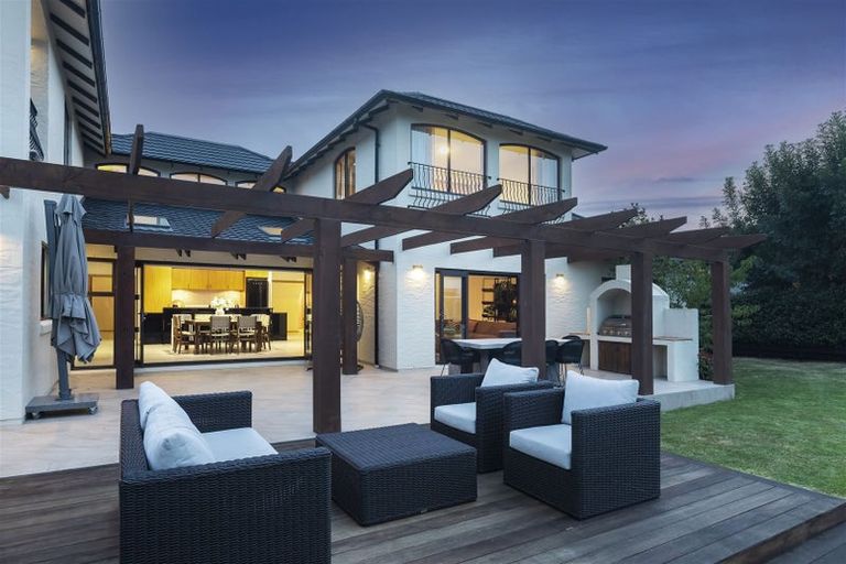 Photo of property in 12 Taunton Green, Papanui, Christchurch, 8052