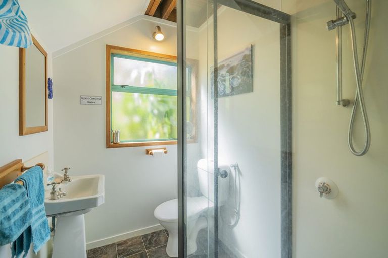 Photo of property in 35 Whiritoa Beach Road, Whiritoa, Whangamata, 3691