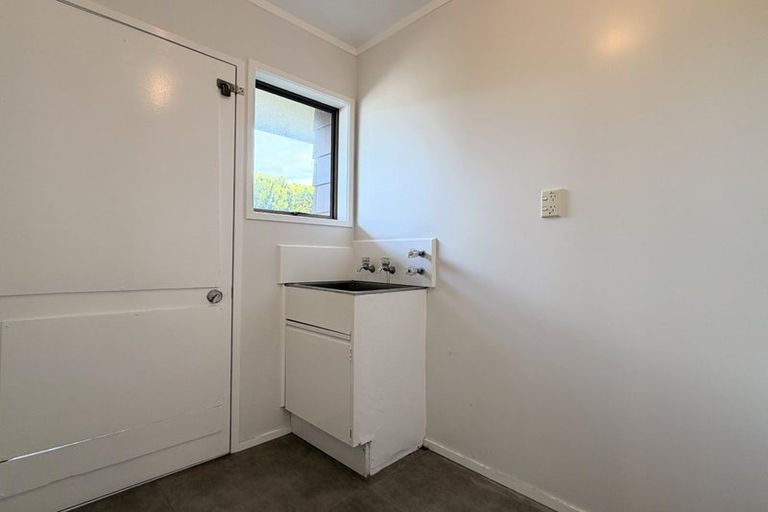 Photo of property in 33 Hutchinsons Road, Bucklands Beach, Auckland, 2014