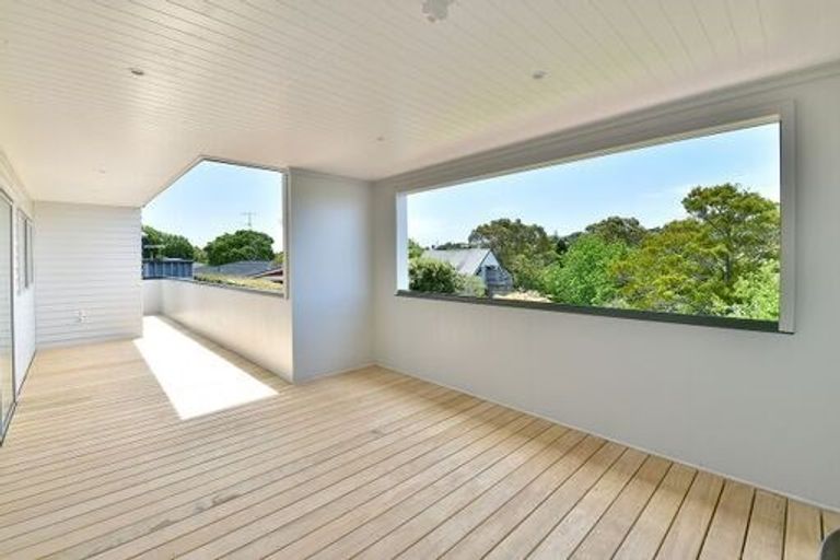 Photo of property in 35a Gledstane Road, Stanmore Bay, Whangaparaoa, 0932