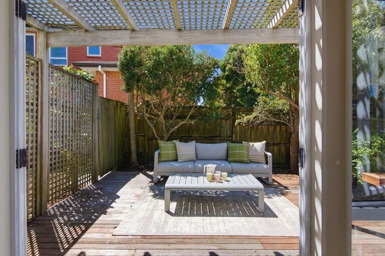 Photo of property in 2/99 Hebron Road, Waiake, Auckland, 0630