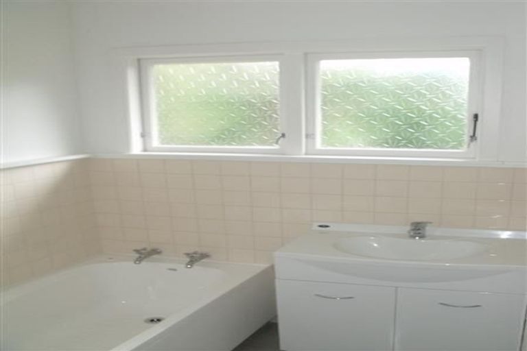 Photo of property in 16 Mangarau Crescent, Havelock North, 4130