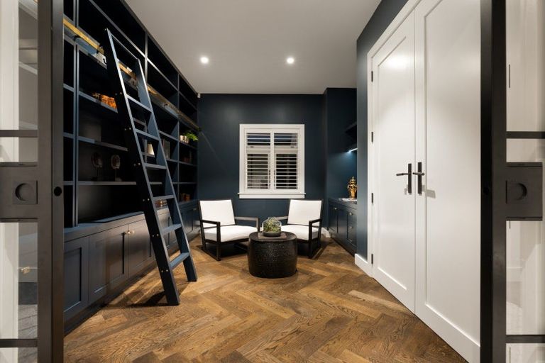 Photo of property in 39 Maungakiekie Avenue, Greenlane, Auckland, 1051