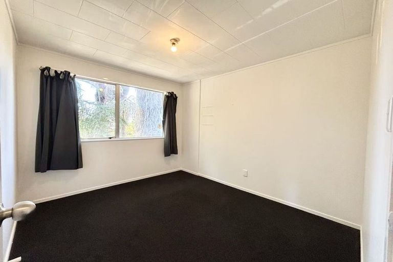 Photo of property in 10 Glenfinn Place, Massey, Auckland, 0614