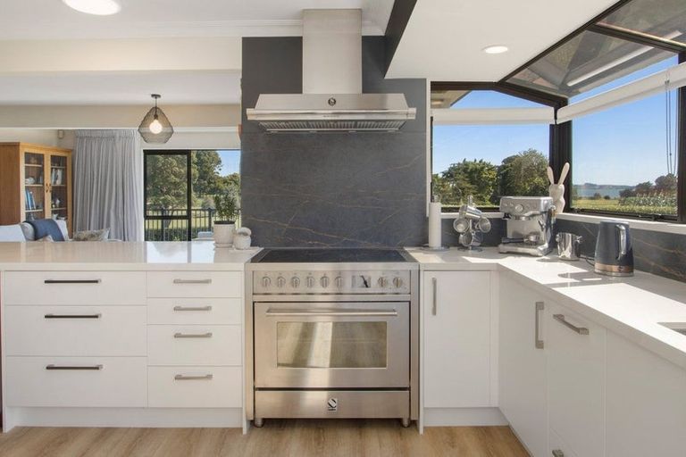 Photo of property in 57 Links View Drive, Omokoroa, 3114