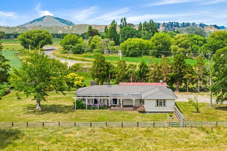 Photo of property in 560 Waiapu Road, Tolaga Bay, 4077