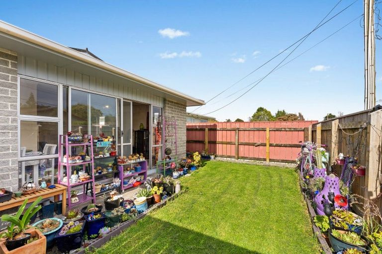 Photo of property in 22 Buckley Grove, Paraparaumu, 5032