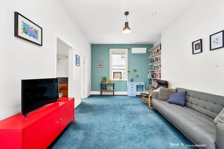 Photo of property in 3 Waikato Street, Island Bay, Wellington, 6023