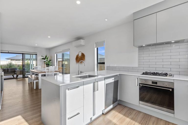 Photo of property in 51 Cotula Way, Papamoa Beach, Papamoa, 3118