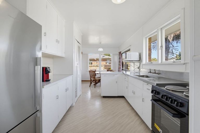 Photo of property in 43 Nevada Road, Silverdale, Hamilton, 3216