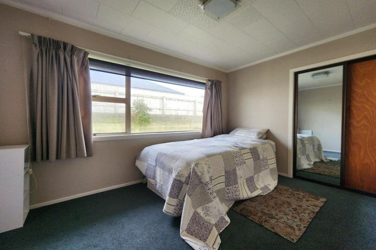 Photo of property in 8b Julian Place, Westown, New Plymouth, 4310