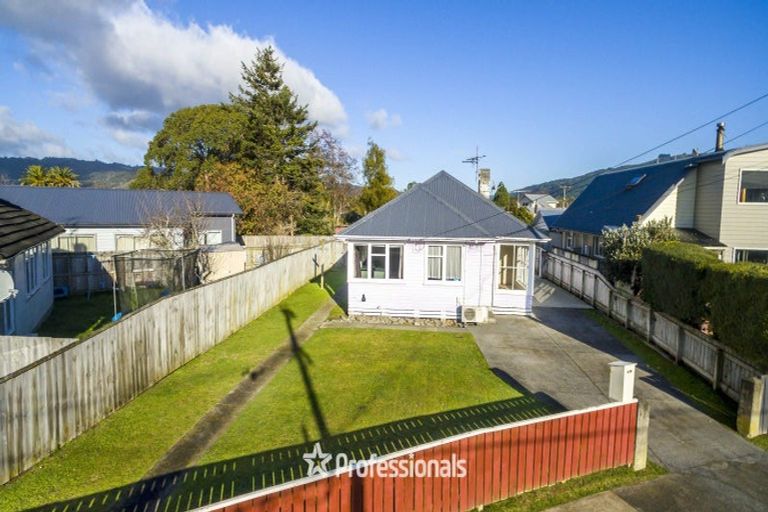 Photo of property in 27 Hikurangi Street, Trentham, Upper Hutt, 5018