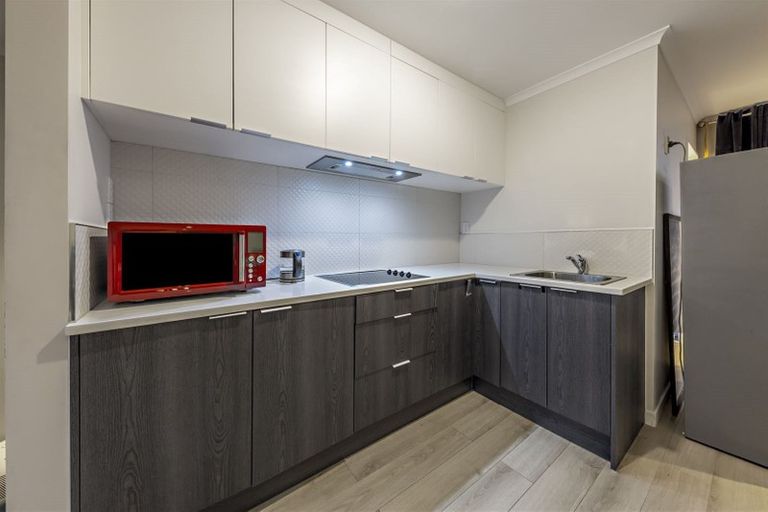 Photo of property in 21 Popokatea Drive, Takanini, 2112