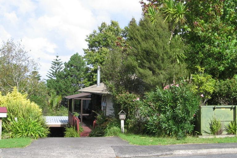 Photo of property in 24 Cyclarama Crescent, Massey, Auckland, 0614