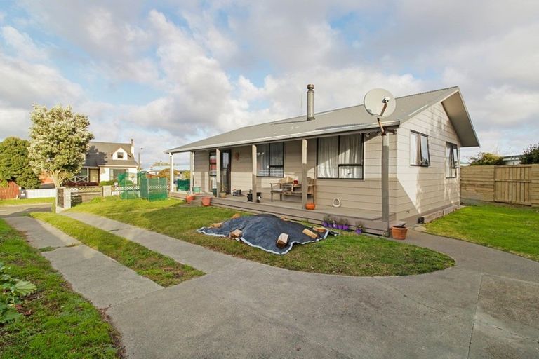 Photo of property in 29 Hennessy Street East, Foxton Beach, Foxton, 4815
