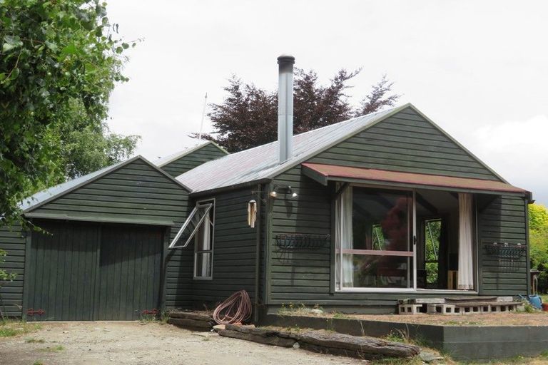 Photo of property in 8 Preston Drive, Arrowtown, 9302