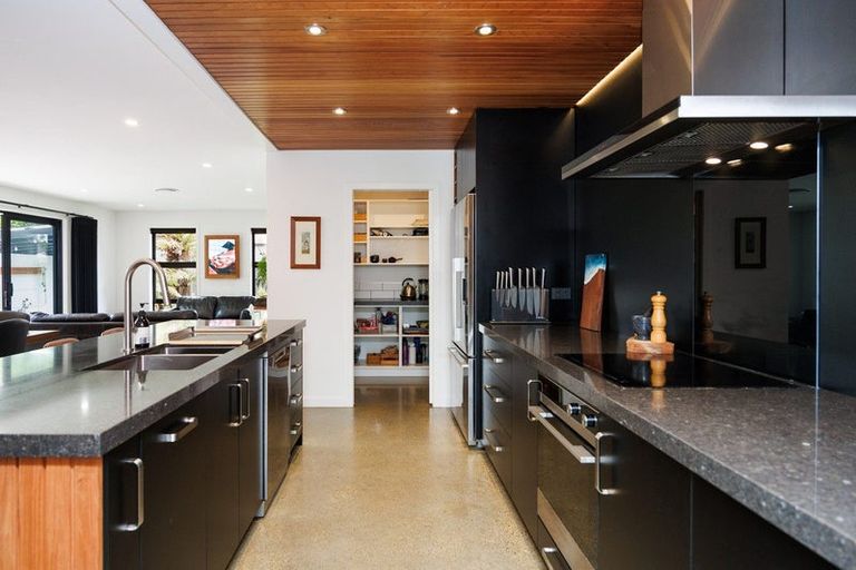 Photo of property in 91 Fitzroy Street, Terrace End, Palmerston North, 4410