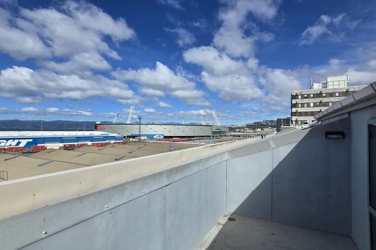 Photo of property in Metro Apartments, 8/220 Thorndon Quay, Pipitea, Wellington, 6011