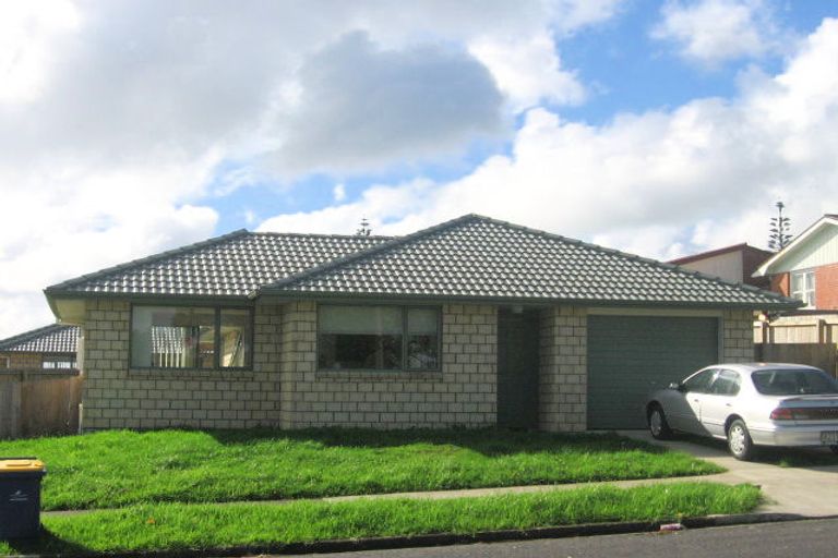 Photo of property in 27 Norcross Avenue, Henderson, Auckland, 0612
