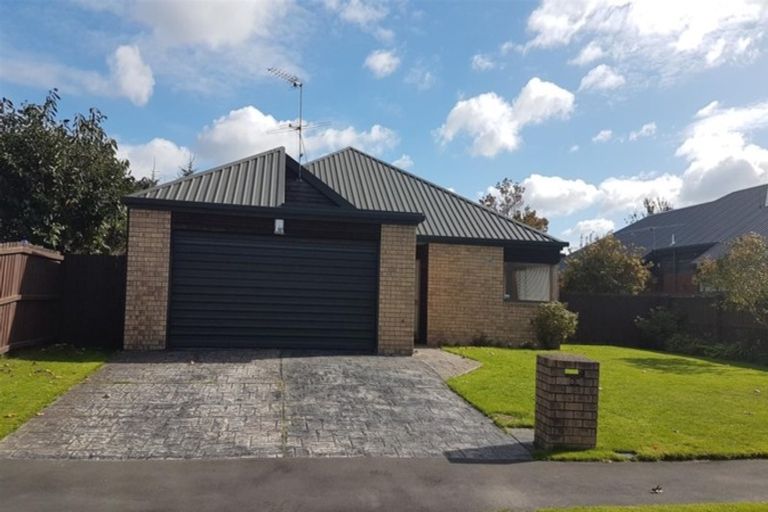 Photo of property in 53 Berkshire Drive, Avonhead, Christchurch, 8042