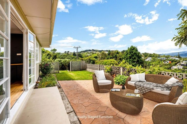 Photo of property in 111 Miromiro Road, Normandale, Lower Hutt, 5010
