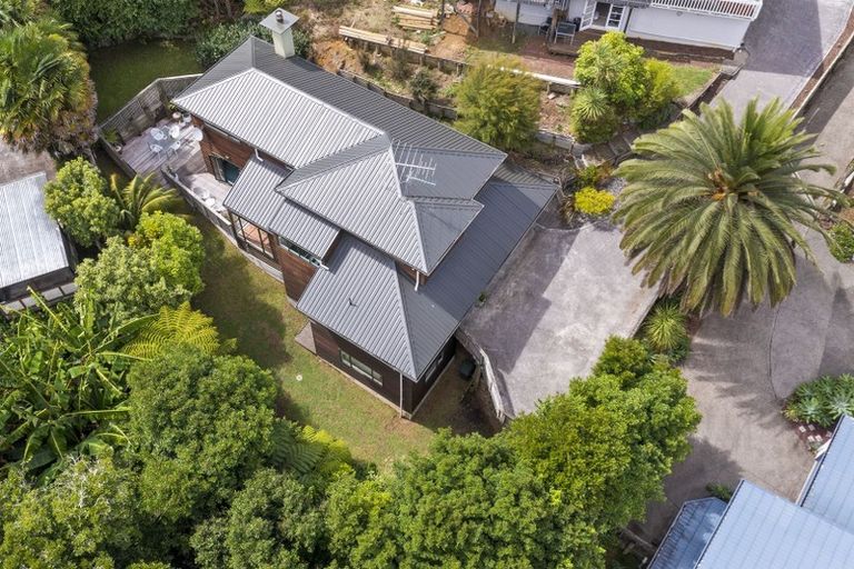 Photo of property in 2/25 Howard Road, Northcote, Auckland, 0627