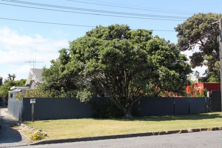 Photo of property in 82 Moana Street, Otaki Beach, Otaki, 5512