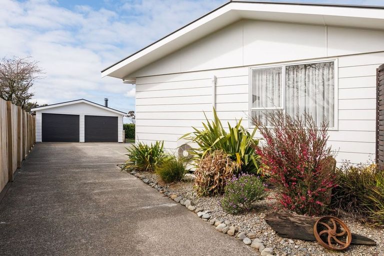 Photo of property in 51 Dewe Avenue, Feilding, 4702