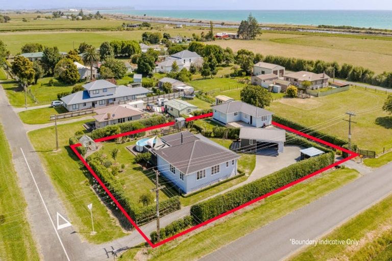 Photo of property in 21 Pitt Street, Clive, 4102