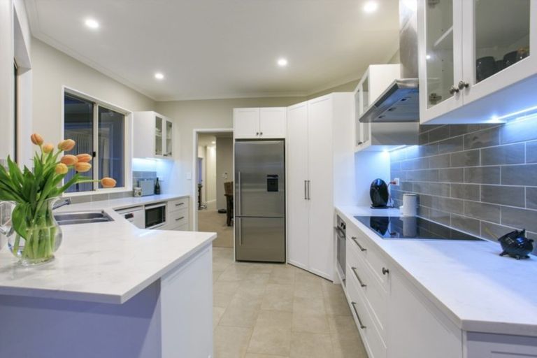 Photo of property in 7 Admirals Court Drive, Greenhithe, Auckland, 0632