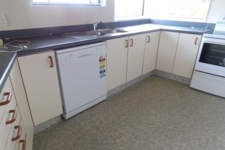 Photo of property in 17 Hassan Drive, Massey, Auckland, 0614