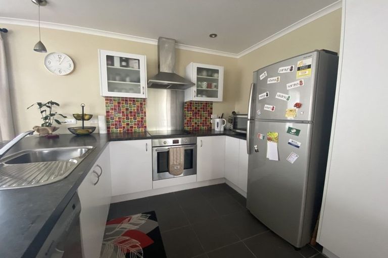 Photo of property in 35 Cleat Street, Whitby, Porirua, 5024