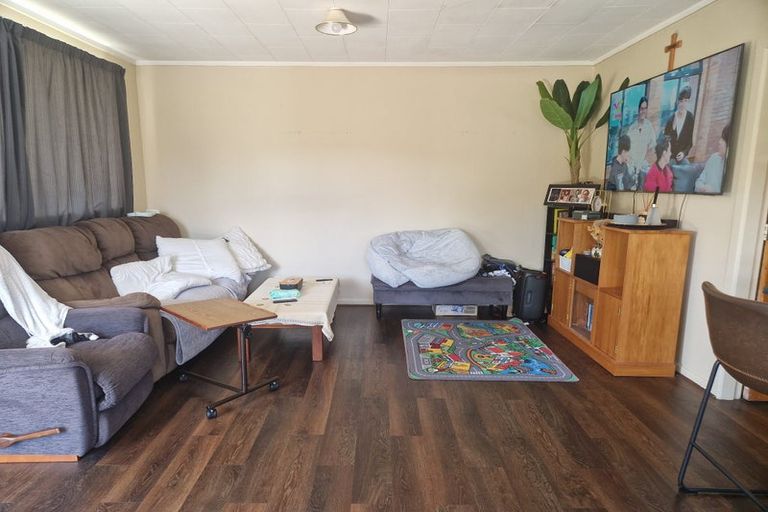 Photo of property in 10 Ponderosa Grove, Maoribank, Upper Hutt, 5018