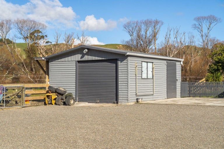 Photo of property in 10 Station Road, Mauriceville, Masterton, 5882