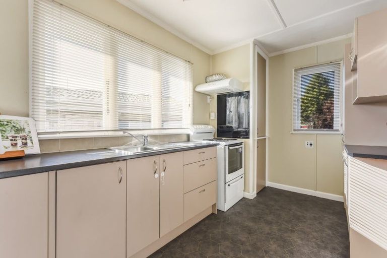 Photo of property in 2/50 Parkers Road, Tahunanui, Nelson, 7011