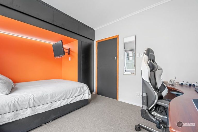 Photo of property in 79 Glen Road, Stokes Valley, Lower Hutt, 5019