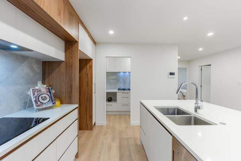 Photo of property in 14a Crystal Avenue, Glendene, Auckland, 0602