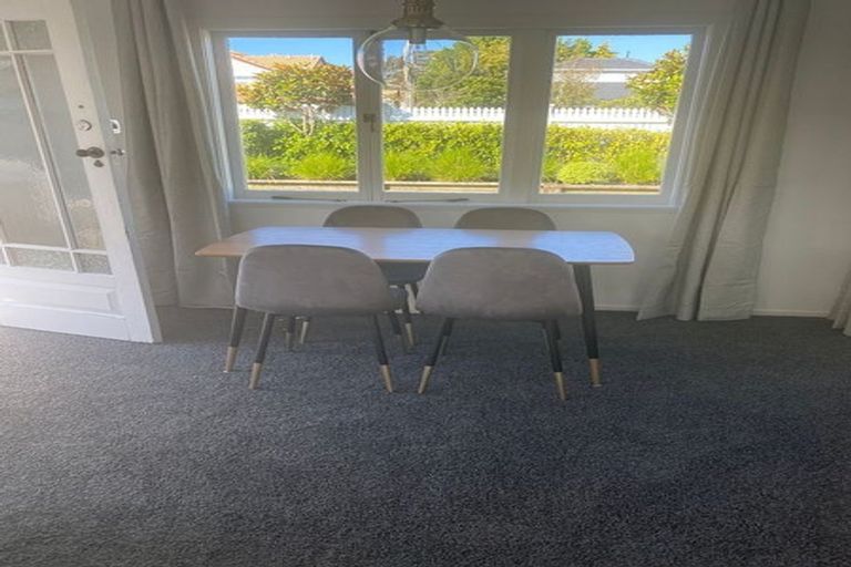 Photo of property in 12 Dallinghoe Crescent, Milford, Auckland, 0620